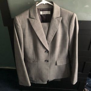 Tahari ASL Women’s Business Pant Suit Size 4